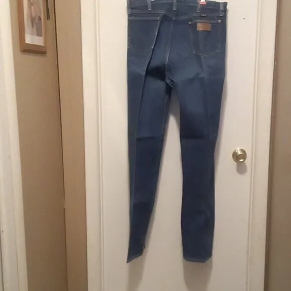 SOLD GUC - Wrangler Regular Fit Cowboy Cut Blue Jeans - Size 36x36 Lot#007 - Picture 2 of 6